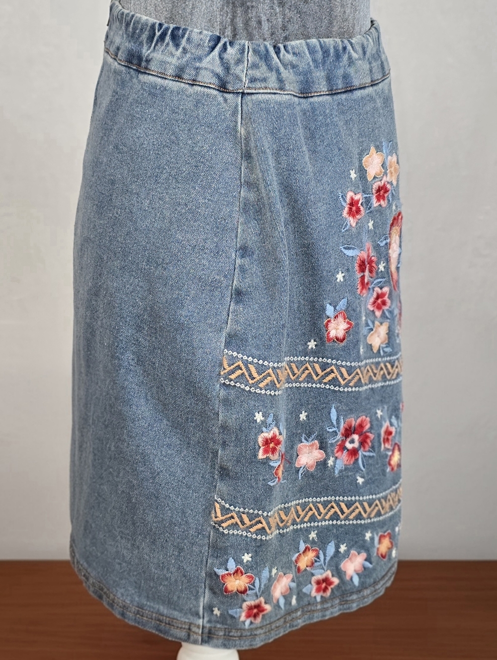Rockin C Floral Embroidered Denim Mini Skirt Cowgirl Romance Sz S Hippie Boho - Picture 4 of 13